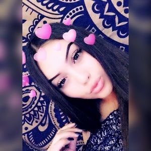 Meet your Posher, Michaela